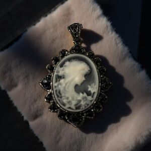 Vintage Black and White Cameo Pendant